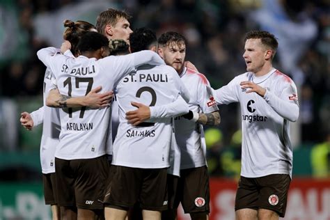 Bild zu 4 1 im DFB Pokal St Pauli zerstört Homburgs Traum Bild 1