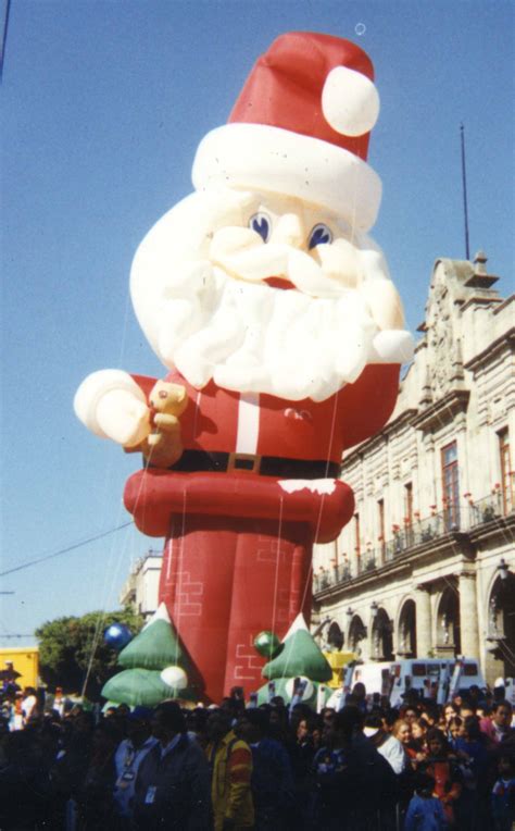 Chimney Santa Parade Balloon 70 Fabulous Inflatables