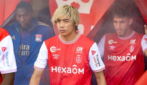 Sdr Ol Junya Ito Lu Stadiste Du Match Stade De Reims