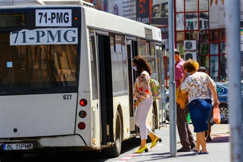 Abonamente gratuite pe toate liniile pentru elevi Viaţa Liberă Galaţi