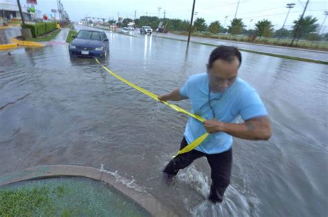 Heavy Rain Floods Streets Roadways Across Dallas Fort Worth Area