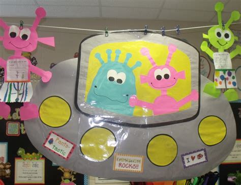 Aliens Love Underpants Mrs Jump S Class