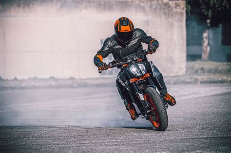 Motorrad Vergleich Ktm Duke Gp Vs Ktm Duke R