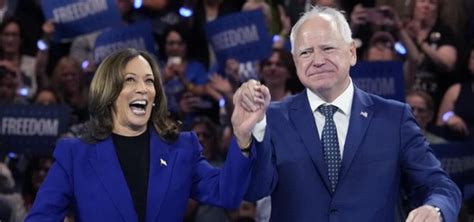 Kamala Harris Aventaja Con Puntos A Trump Entre Los Votantes Latinos