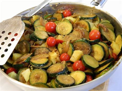 Zucchini Gem Se Mit Kartoffeln Und Tomaten Von Imuel Chefkoch