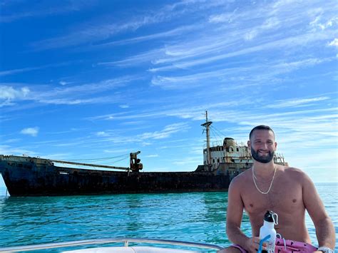 Discover the Beauty of Turks and Caicos from the Water: Why a Boat Tour