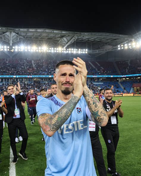 Marek Hamsik Trabzonspor a gözyaşlarıyla veda etti