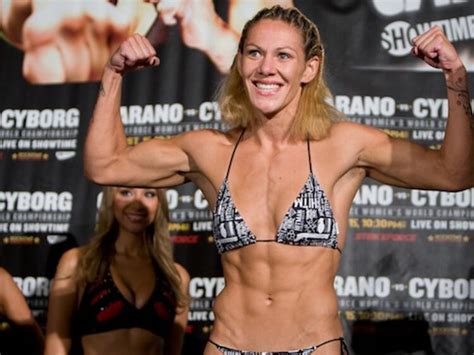 7 Hot Sexy Sarah Kaufman Bikini Pics