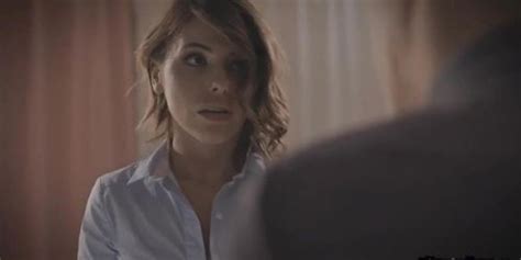 NAKED AMATEUR CRAWLING ON ALL FOURS Tnaflix