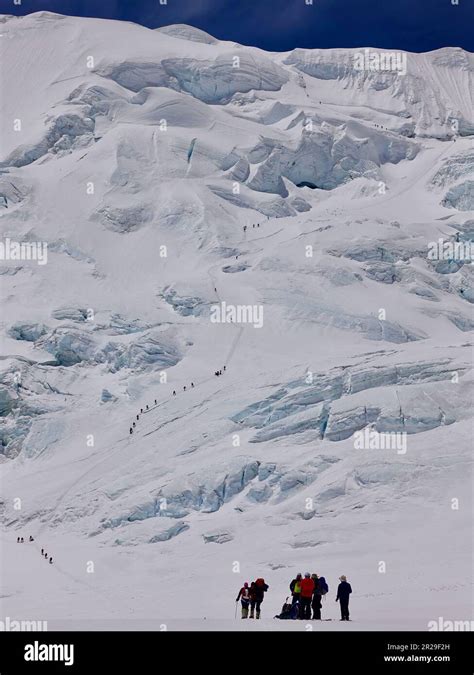 Climbers on Everest North Side Stock Photo - Alamy