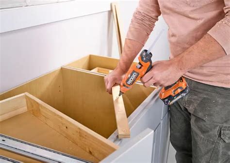 NTN RIDGID Cordless Hot Glue Gun Tools In Action Power Tool Reviews