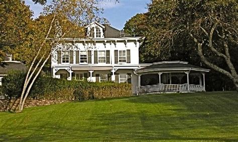 Victorian Charm On Serene Waterfront In Shelter Island New York