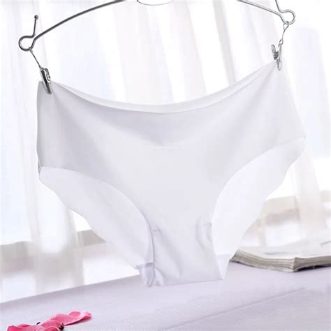 Sexy Seamless Briefs Ultra Thin Traceless Trimming Ruffles Soft Underwear Women S Panties Women