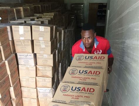 Usaid Y Batey Relief Alliance Donan Alimentos En Provincias