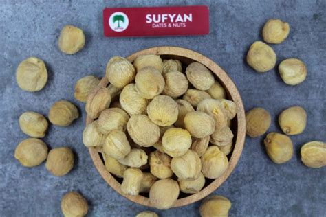 Apricot Bold Sufyan Dates And Nuts