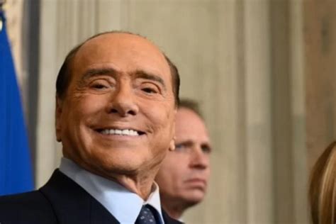 Metrópoles on Twitter Berlusconi promete ônibus cheio de