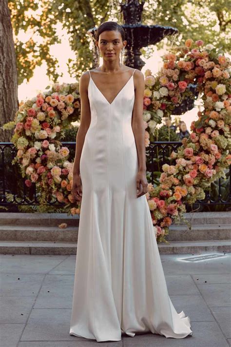 20 Best Classic Wedding Dresses Of 2023