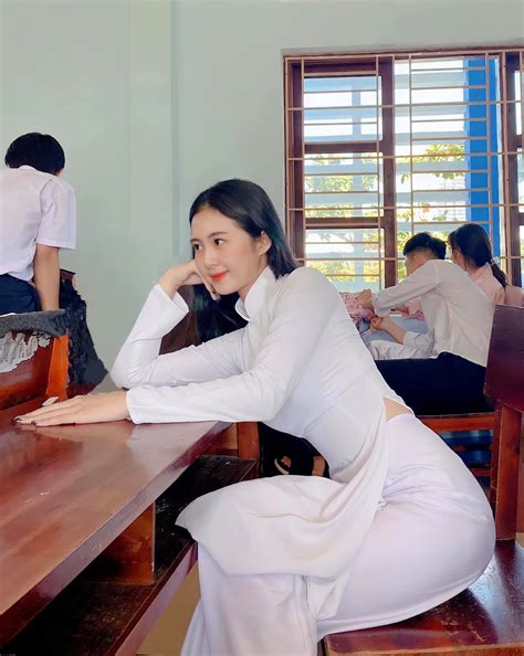 Chiêm ngưỡng cận cảnh nhan sắc như hoa tựa ngọc của hot girl k netizen thốt lên Bố mẹ nào