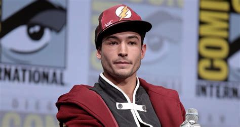 Ezra Miller Todos los crímenes que cometió previo al estreno de The Flash