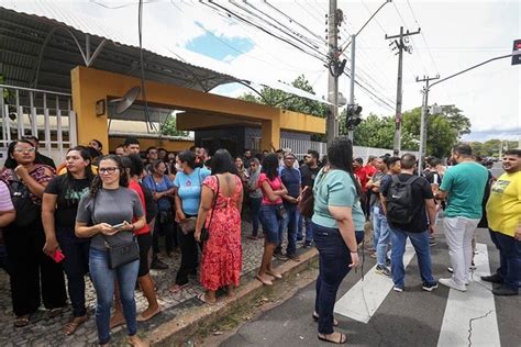 Candidatos Classificados No Concurso Da Semec Protestam Durante Sorteio