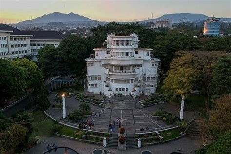 Sejarah Upi Bandung Kampus Yang Dibangun Dari Bekas Vila Hingga