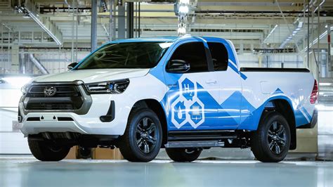 Toyota Hilux With Fuel Cell First Units Produced In Uk