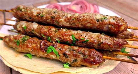 Ru Ak Dana Kebab Koji Se Pe E U Rerni Od Samo Sastojka A Ukus Je