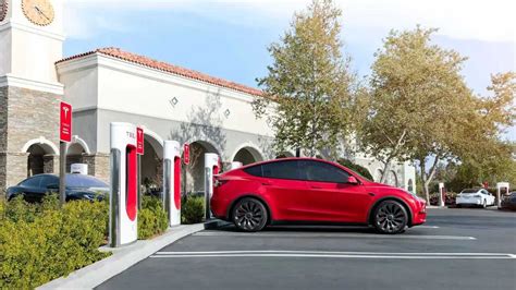 Us Ccs Compatible Tesla Superchargers To Be Eligible For Public Funds