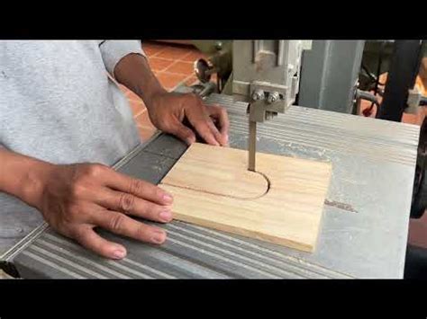 Using Bandsaw To Measure Wooden How To Use A Bandsaw Youtube