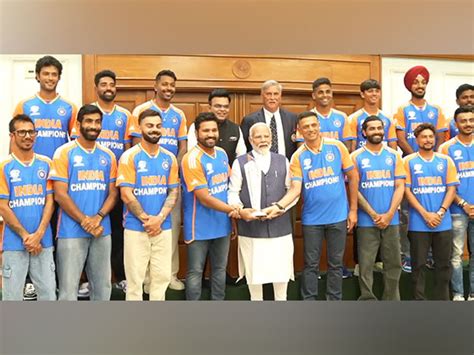 PM Modi Meets T20 World Cup Winning Team India Poses With Trophy