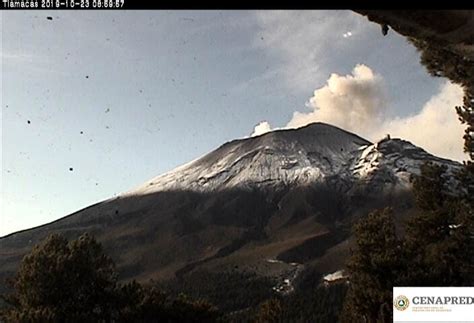 En las últimas 24 horas el volcán Popocatépetl emite 168 exhalaciones