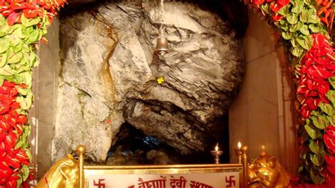 adorable vaishno devi temple/mata vaishno devi darbar/mata vaishno devi ...