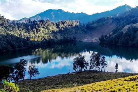 Keistimewaan Danau Ranu Kumbolo Yang Membuat Pendaki Ketagihan