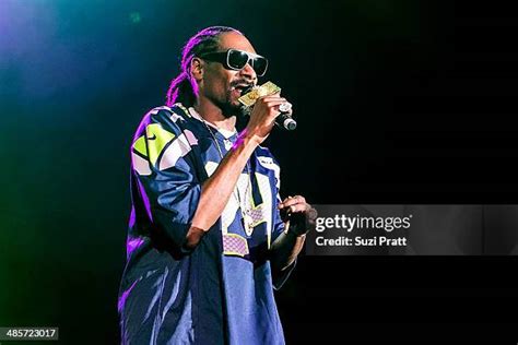 Snoop Dogg Seattle Photos and Premium High Res Pictures - Getty Images