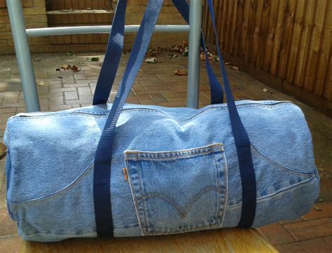 How To Sew A Travel Bags Tutorial Denim Travel Bags Diy Sewing Diy A