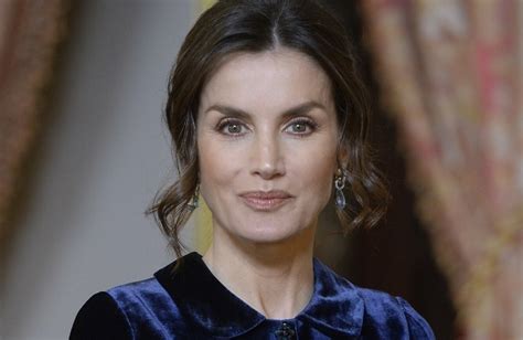 Kr Lowa Letizia Zachwyca Jesienn Stylizacj Na Dobre Odstawi A