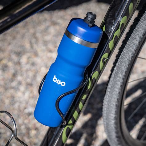 Should You Replace Your Plastic Bike Bottles With Insulated Metal