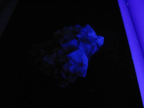 Yellow Fluorite Under Longwave Uv Light Kathy Flickr