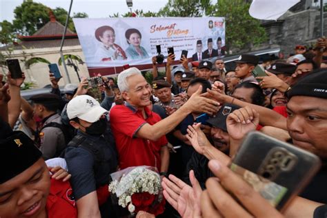 Ganjar Mahfud Ziarah Makam Soekarno Semangat Bela Wong Cilik Harus