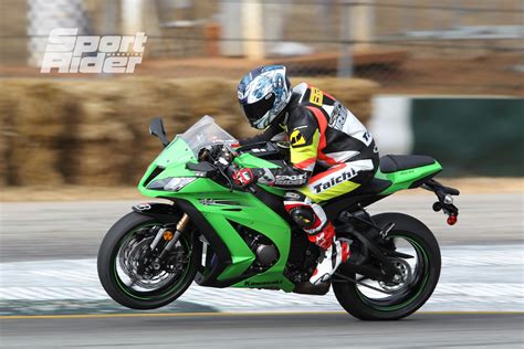 Fast Havey Bikes: kawasaki zx10r 2011