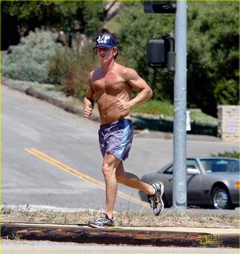 Sean Penn Shirtless Jogging With Shannon Costello Photo 2574296