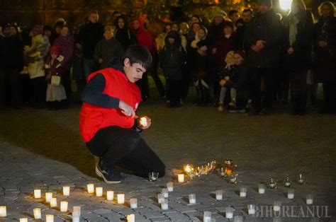 Lumanari Si Emotii In Curtea Palatului Baroc Din Oradea S Au Aprins