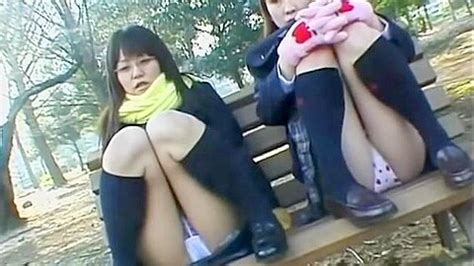 Asiatische Upskirt Nahaufnahmen Des Wei En Spitzenh Schens Vor Der