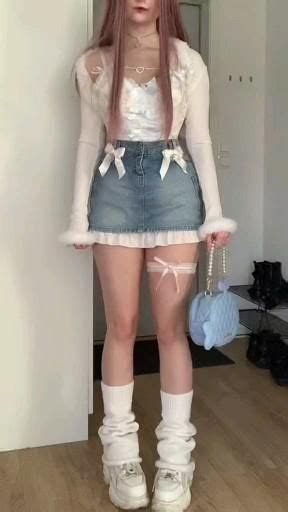 Pin By Charlotte Storey On Pink In Edgy Outfits Cute Simple