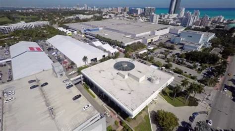 Miami Beach Boat Show Convention Center Stock Video Pond