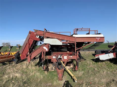 2000 Spudnik 5625 2 Row Harvester