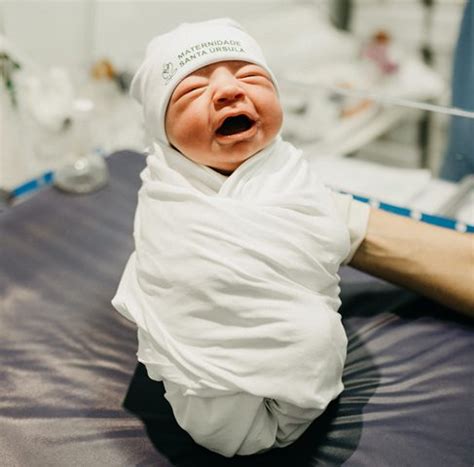 Mengenal Vernix Lapisan Putih Yang Ada Pada Bayi Baru Lahir