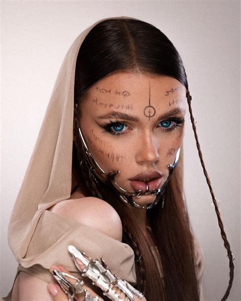 KSENIA | MAKEUP CREATOR on Instagram: "🦂DUNE INSPIRED🦂 #makeupideas #