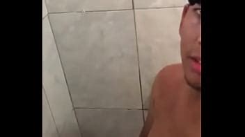 disfrutando delicioso en el baño XVIDEOS
