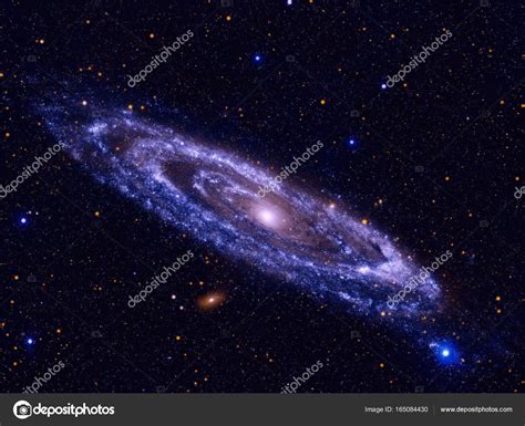 Andromeda Galaxy es una galaxia espiral más cercana a la Vía Láctea